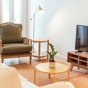 https://apartamentos-ferreiros-by-heart-of-funchal.madeira-islandshotels.com